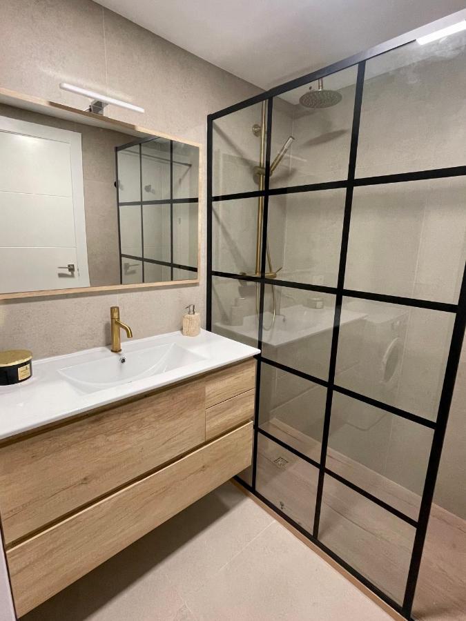 Sky Views Studio In City Centre Аліканте Екстер'єр фото