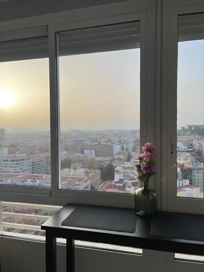 Sky Views Studio In City Centre Аліканте Екстер'єр фото